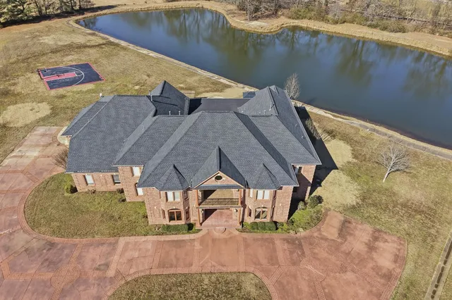 $950,000 | 4983 Rowen Oak Road, Collierville, TN 38017