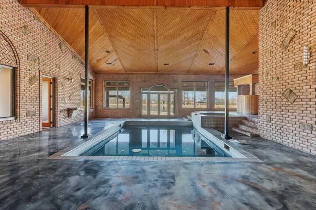 $950,000 | 4983 Rowen Oak Road, Collierville, TN 38017