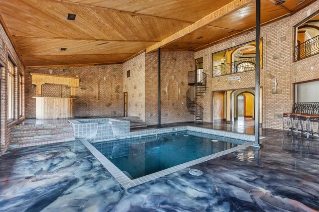 $950,000 | 4983 Rowen Oak Road, Collierville, TN 38017