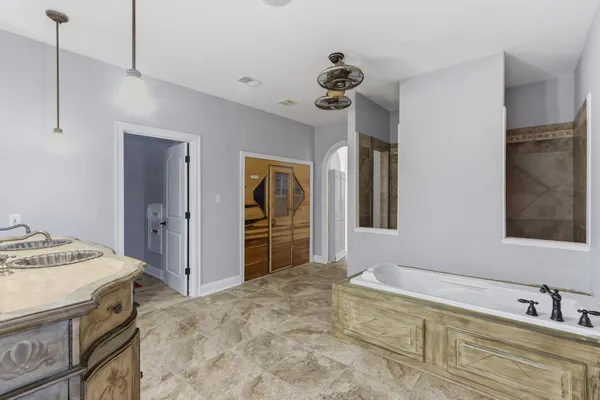 $950,000 | 4983 Rowen Oak Road, Collierville, TN 38017