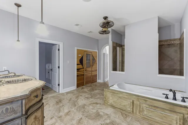 $950,000 | 4983 Rowen Oak Road, Collierville, TN 38017