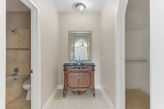 $950,000 | 4983 Rowen Oak Road, Collierville, TN 38017