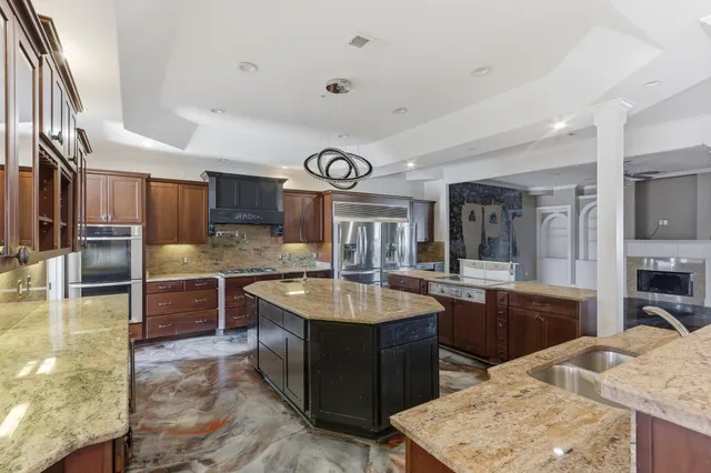 $950,000 | 4983 Rowen Oak Road, Collierville, TN 38017