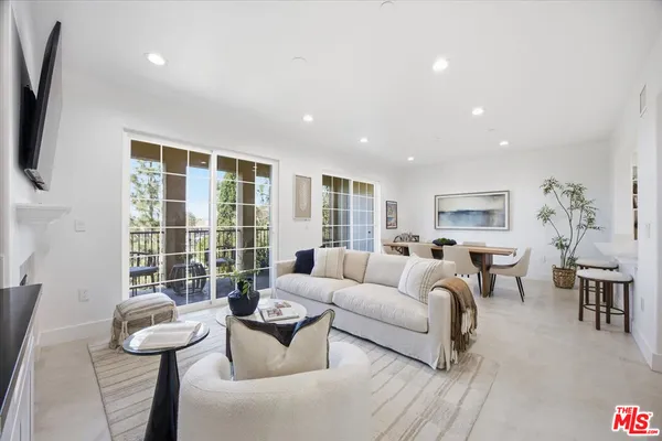 $1,099,000 | 12975 Agustin Place, Unit 335, Playa Vista, CA 90094