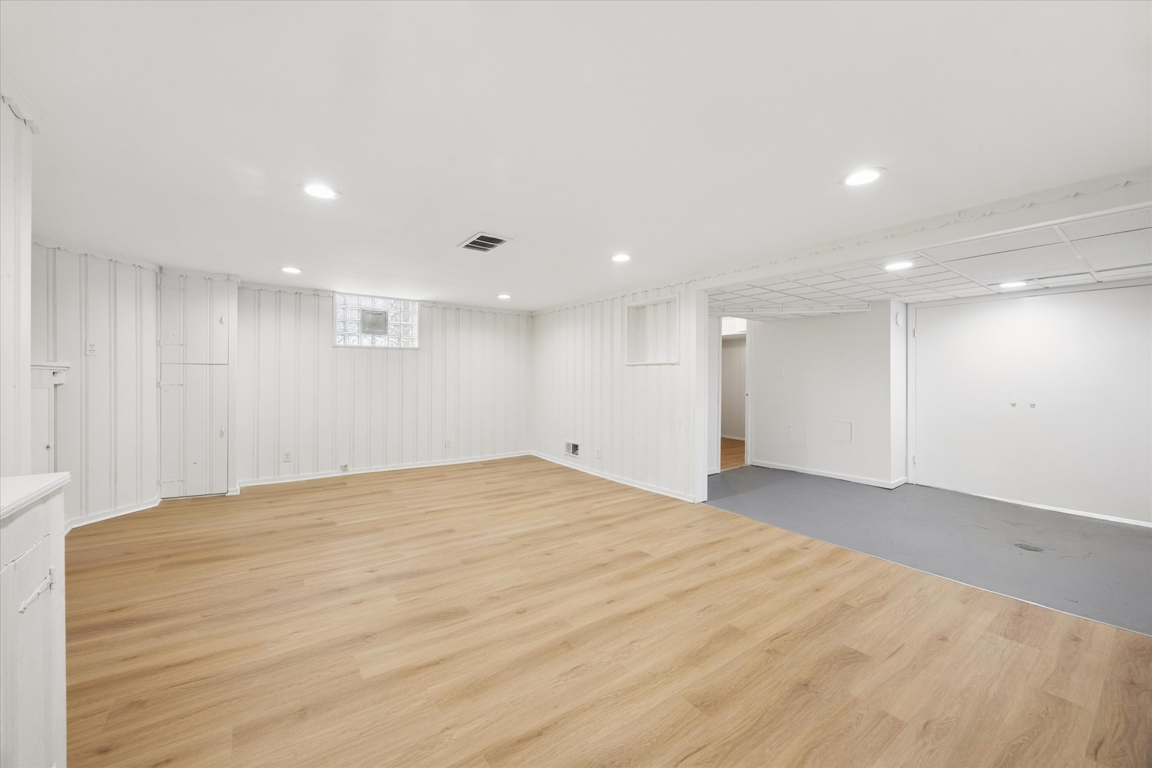 10141 South Rhodes Avenue Chicago, IL 60628 - Photo 11 of 19