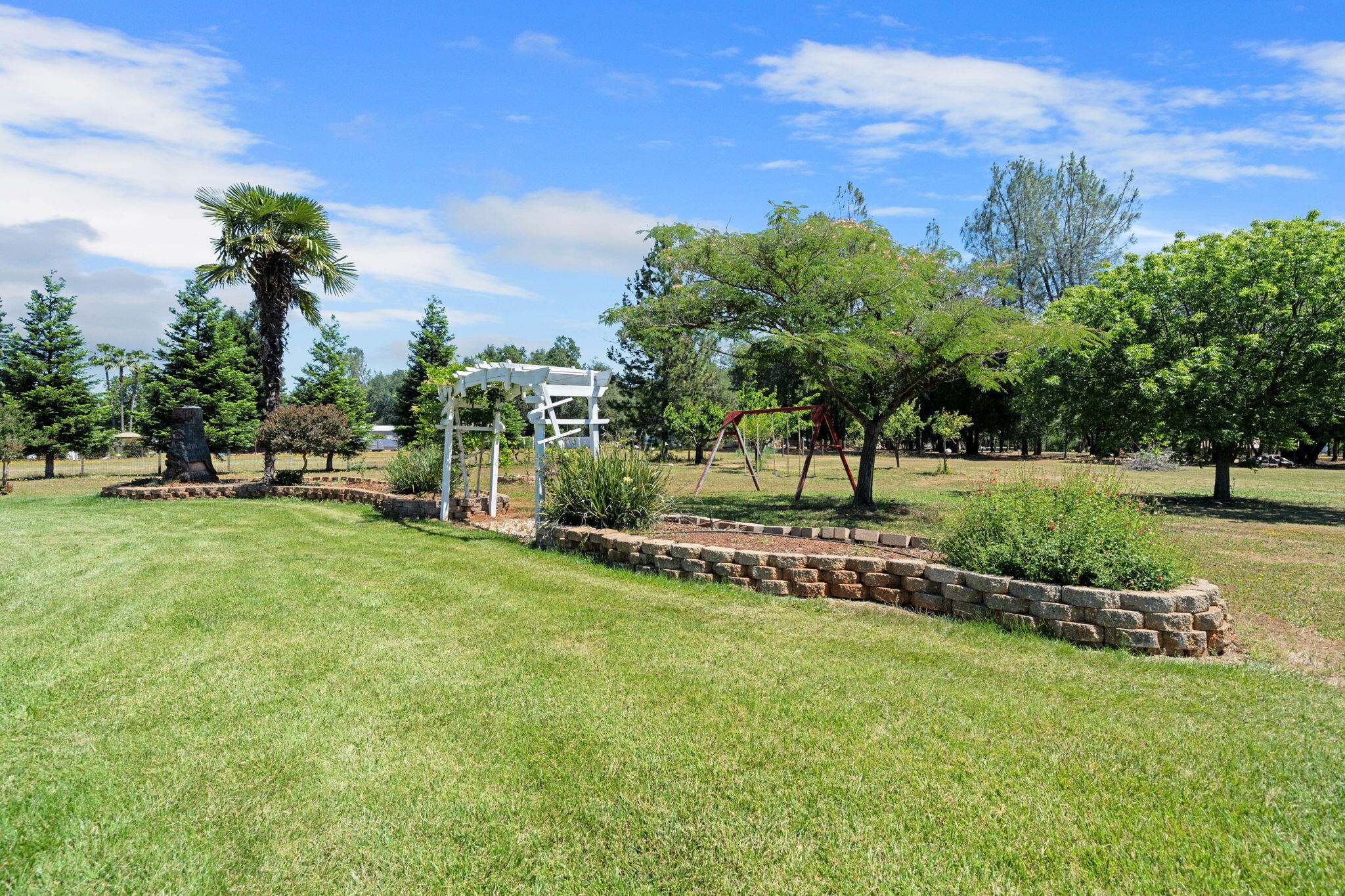 13087 Spring Lake Street Redding, CA 96003 - Photo 63 of 80 64-web-or-mls-BiggerFlow Real Estate Med