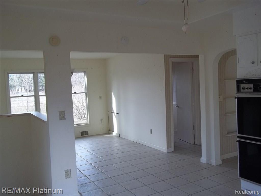 3360 Chilson Road Howell, MI 48843 - Photo 2 of 22 111_7552.JPG