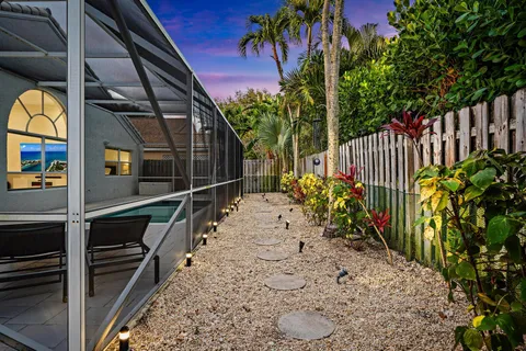 $869,000 | 1077 Siena Oaks Circle East, Palm Beach Gardens, FL 33410