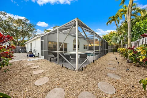 $869,000 | 1077 Siena Oaks Circle East, Palm Beach Gardens, FL 33410