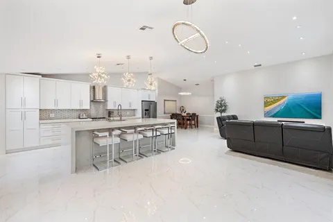 $869,000 | 1077 Siena Oaks Circle East, Palm Beach Gardens, FL 33410