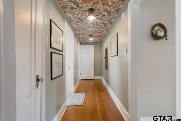 a view of entryway with a chandelier