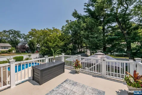 $1,320,000 | 440 Yuhas Drive, Paramus, NJ 07652
