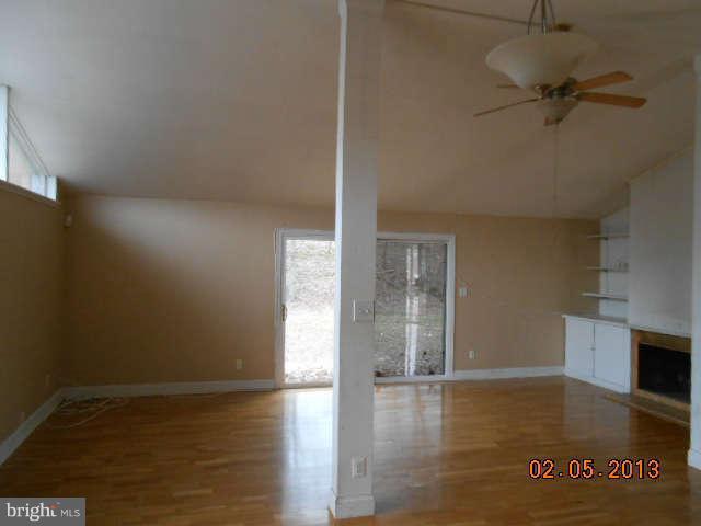 415 Breslin Road Joppa, MD 21085 - Photo 16 of 19 Living Room