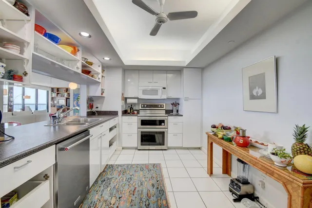 $10,000 | 4748 South Ocean Boulevard, Unit PH1, Highland Beach, FL 33487