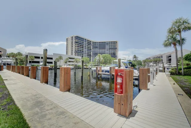 $10,000 | 4748 South Ocean Boulevard, Unit PH1, Highland Beach, FL 33487