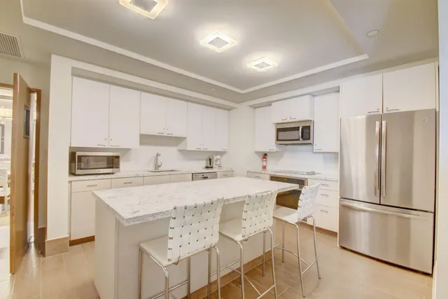 $10,000 | 4748 South Ocean Boulevard, Unit PH1, Highland Beach, FL 33487