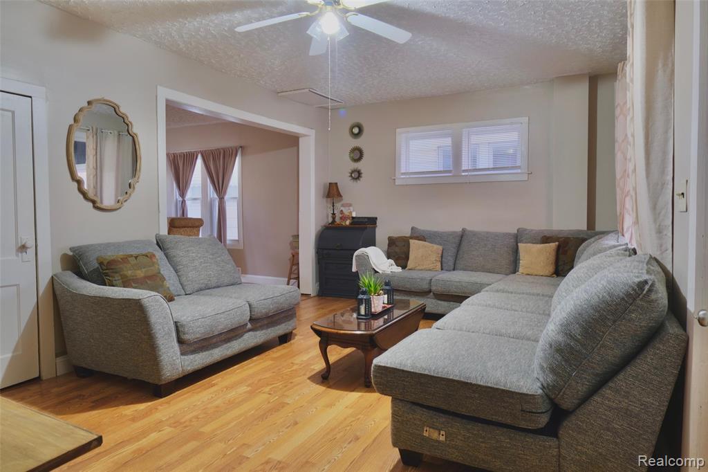 54 Abbott Street River Rouge, MI 48218 - Photo 4 of 21
