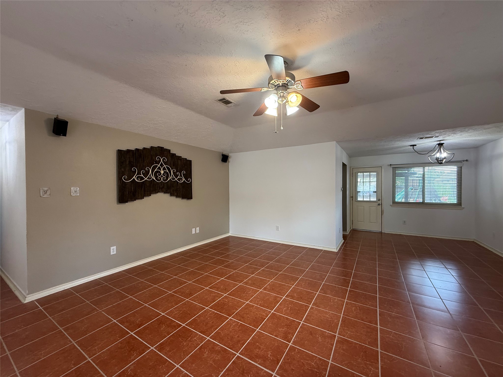 4722 Enchanted Rock Lane Spring, TX 77388 - Photo 3 of 22 a view of an empty room and window