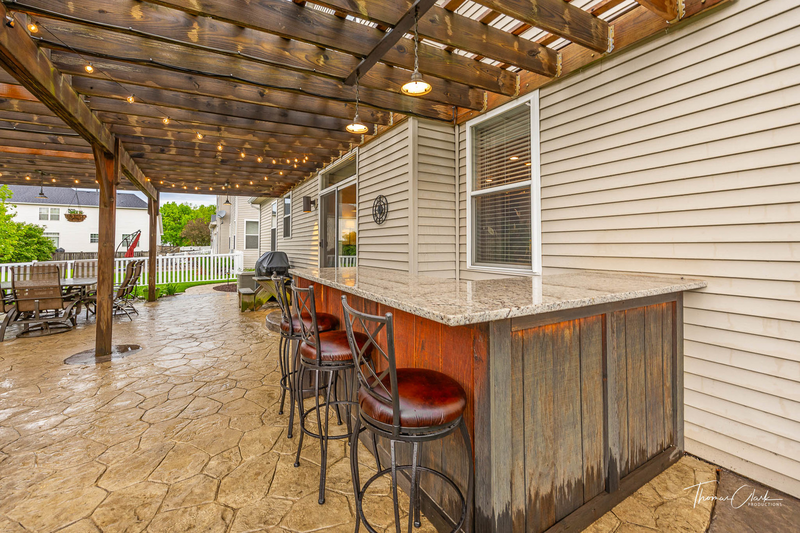 725 Delacourte Avenue Bolingbrook, IL 60490 - Photo 29 of 38 a view of a chairs and table in the patio