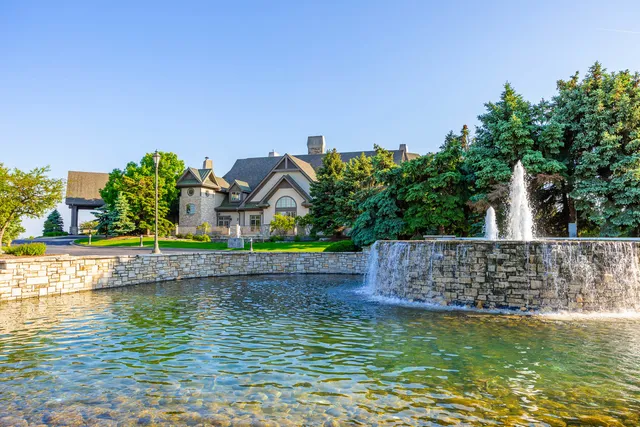 $524,900 | 725 Delacourte Avenue, Bolingbrook, IL 60490