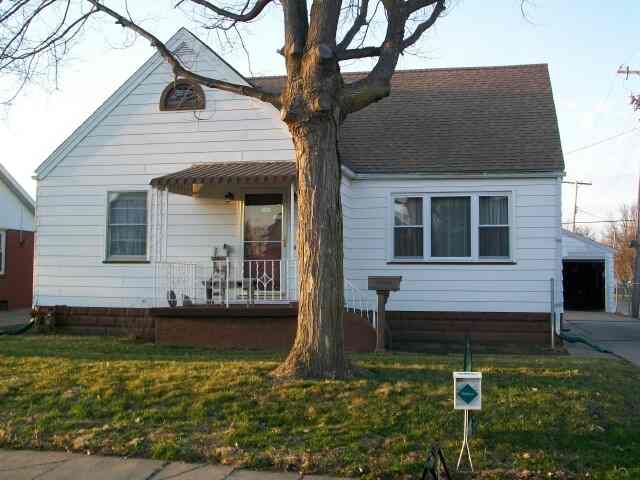 855 East Locust Street Canton, IL 61520 - Photo 1 of 13 Gallery Image 1