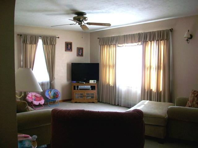 855 East Locust Street Canton, IL 61520 - Photo 2 of 13 Gallery Image 2
