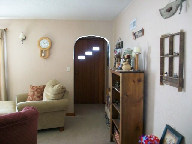 855 East Locust Street Canton, IL 61520 - Photo 3 of 13 Gallery Image 3