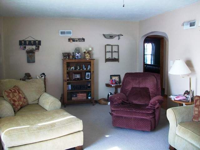 855 East Locust Street Canton, IL 61520 - Photo 4 of 13 Gallery Image 4