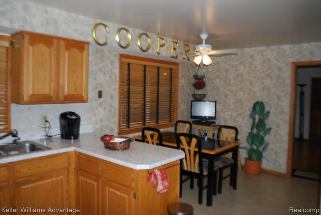 29806 West Eleven Mile Road Farmington Hills, MI 48334 - Photo 13 of 33