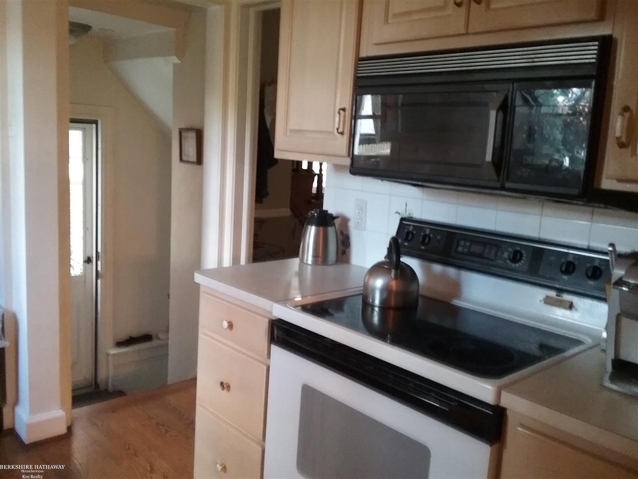 446 Fisher Road Grosse Pointe, MI 48230 - Photo 18 of 27 31298248-17.JPG