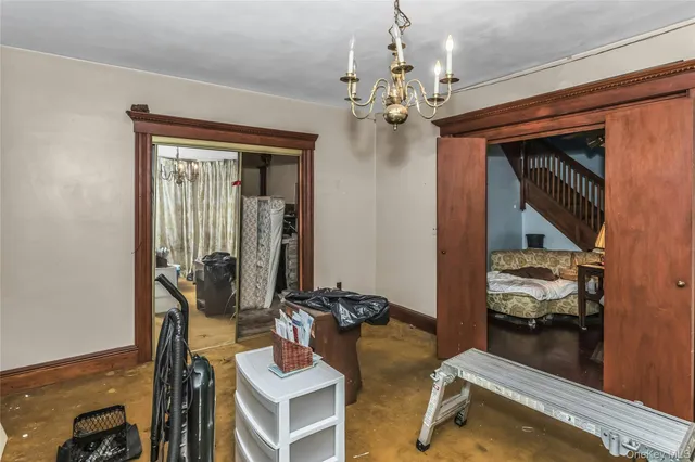 a view of a livingroom with furniture and a livingroom