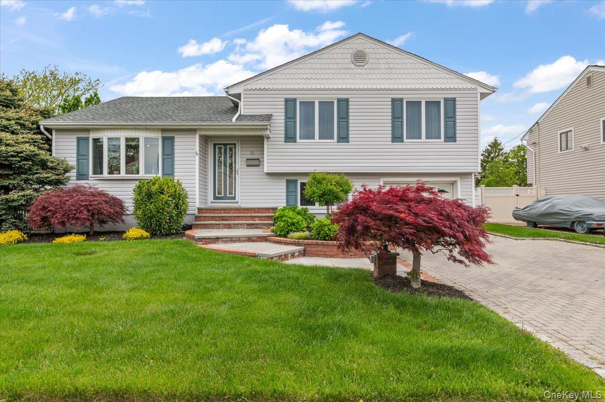 10 Peter Road Hicksville, NY 11801 - Photo 1 of 36