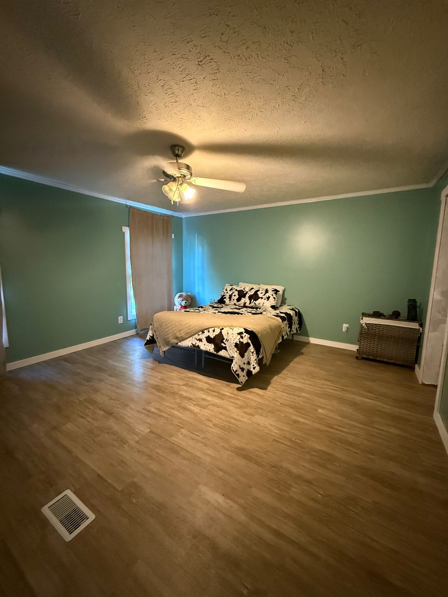 4920 Youngville Road Springfield, TN 37172 - Photo 36 of 54 a car parked in a room next to a lamp