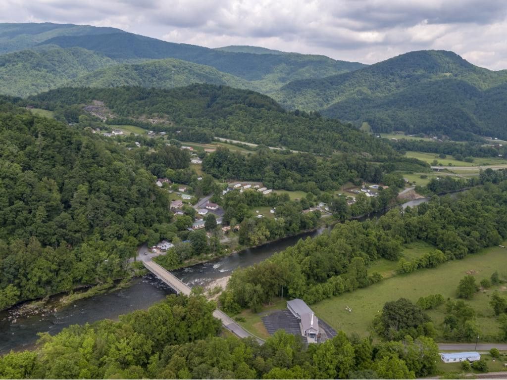 170 J B Griffith Road Erwin, TN 37650 - Photo 9 of 27 Beautiful area