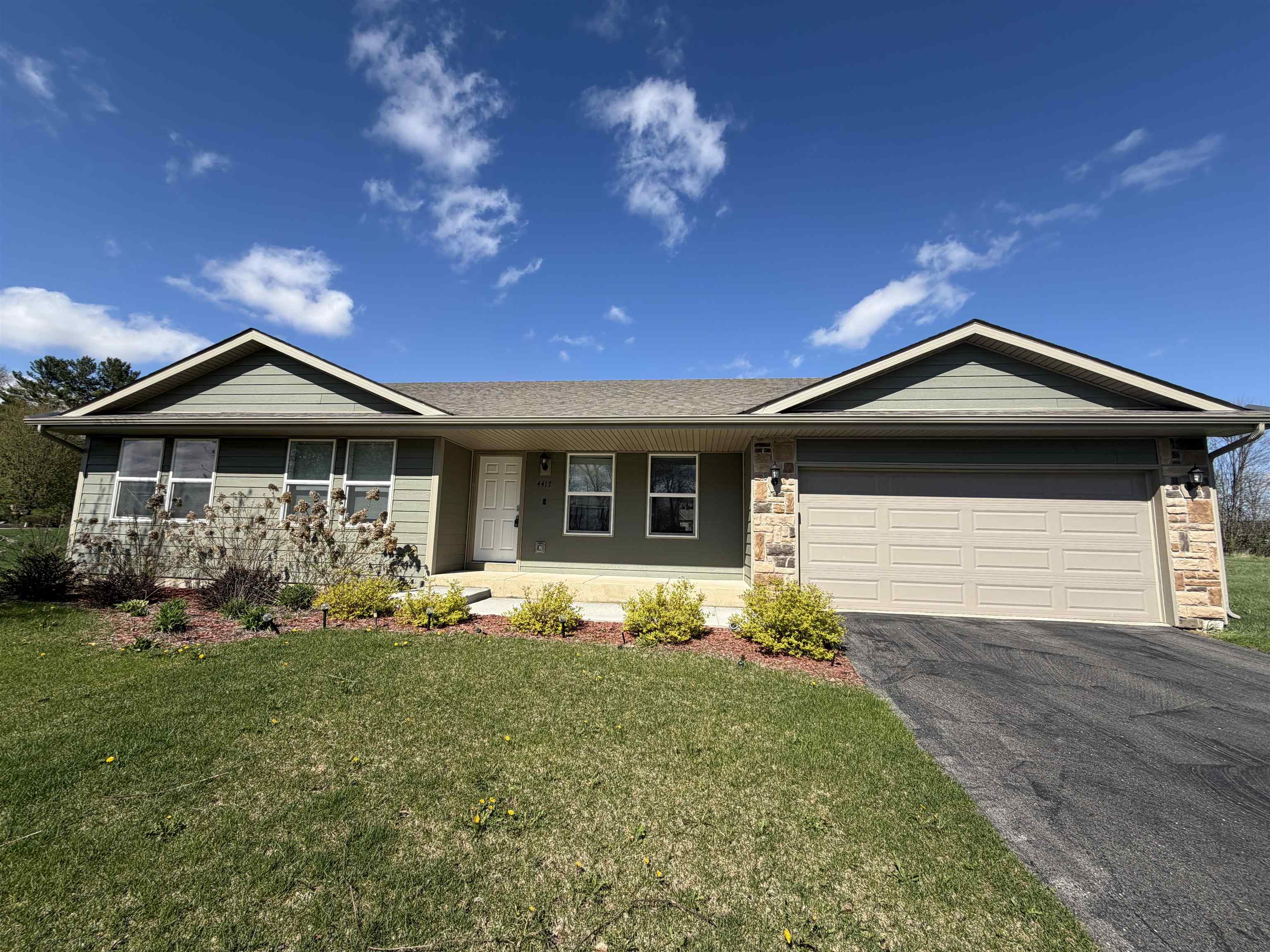 4417 North Valley Ridge Drive Belvidere, IL 61008 - Photo 2 of 19