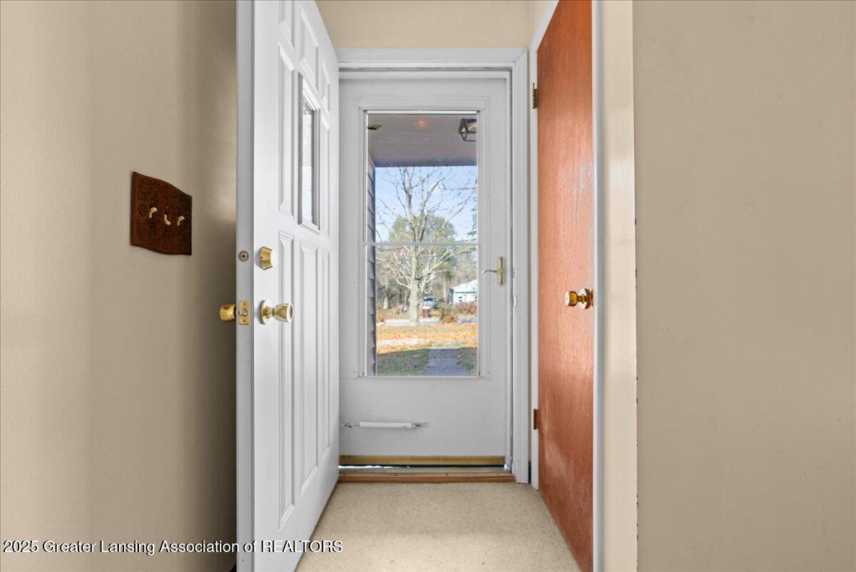 1581 West State Road Lansing, MI 48906 - Photo 5 of 28 06-Media Jett - 10