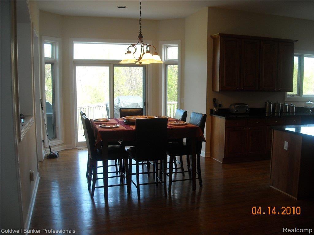 6992 Oakhurst Ridge Road Clarkston, MI 48348 - Photo 11 of 18 Kitchen Breakfast Area