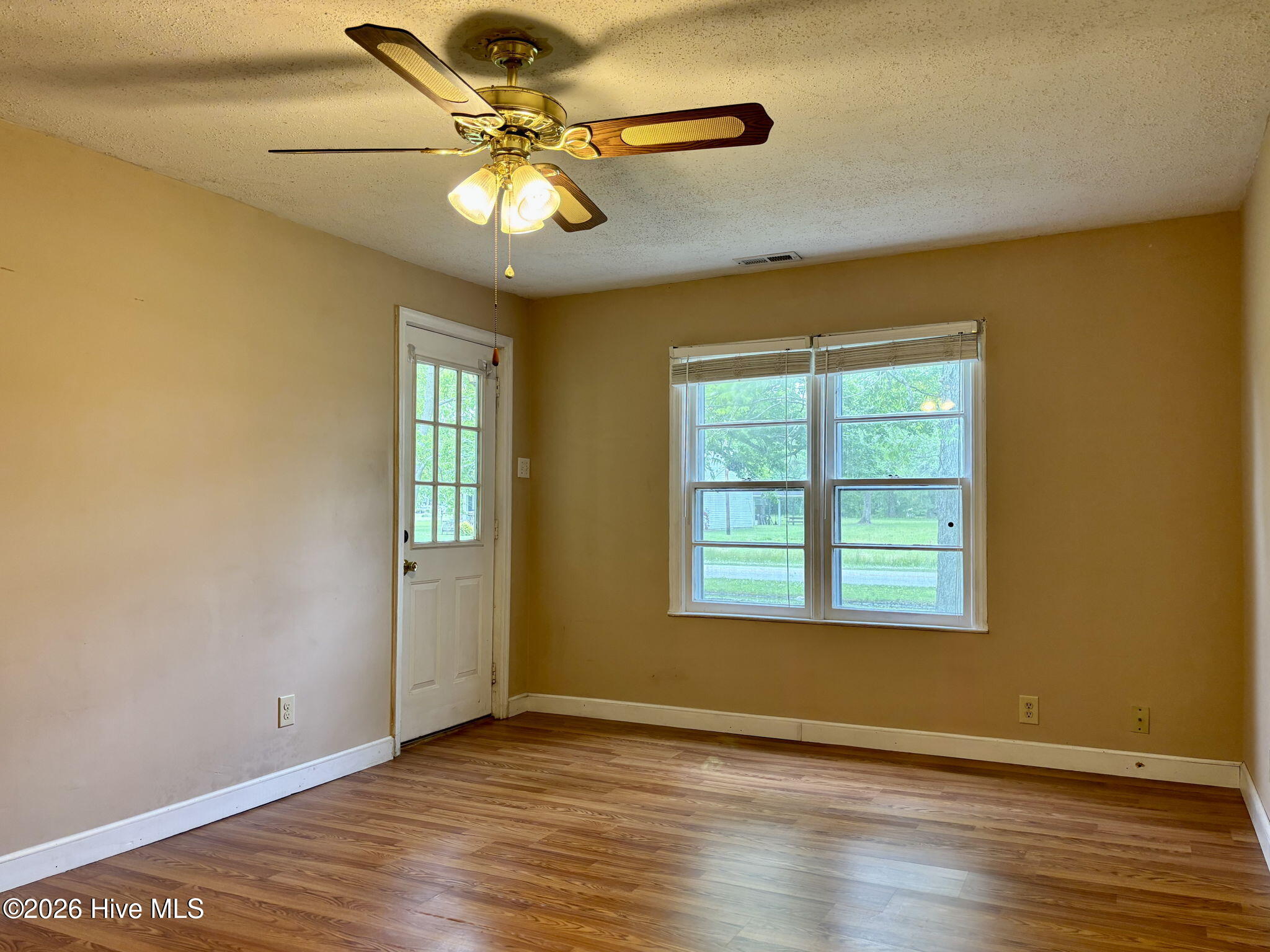 580 Gillikin Road Beaufort, NC 28516 - Photo 12 of 43 Primary Living Area w/ Natural Light