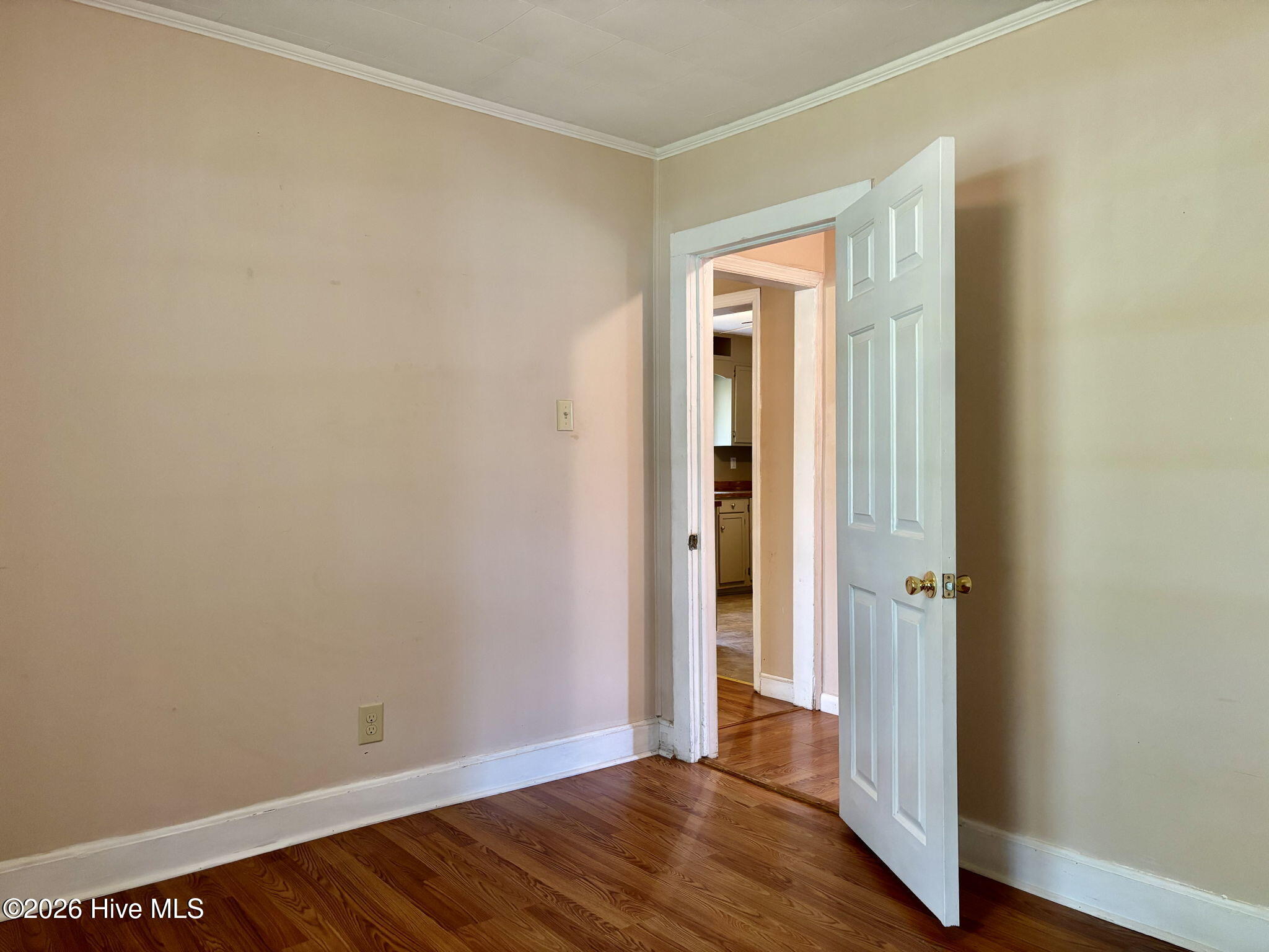 580 Gillikin Road Beaufort, NC 28516 - Photo 26 of 43 Bedroom 3 w/ LVP Flooring