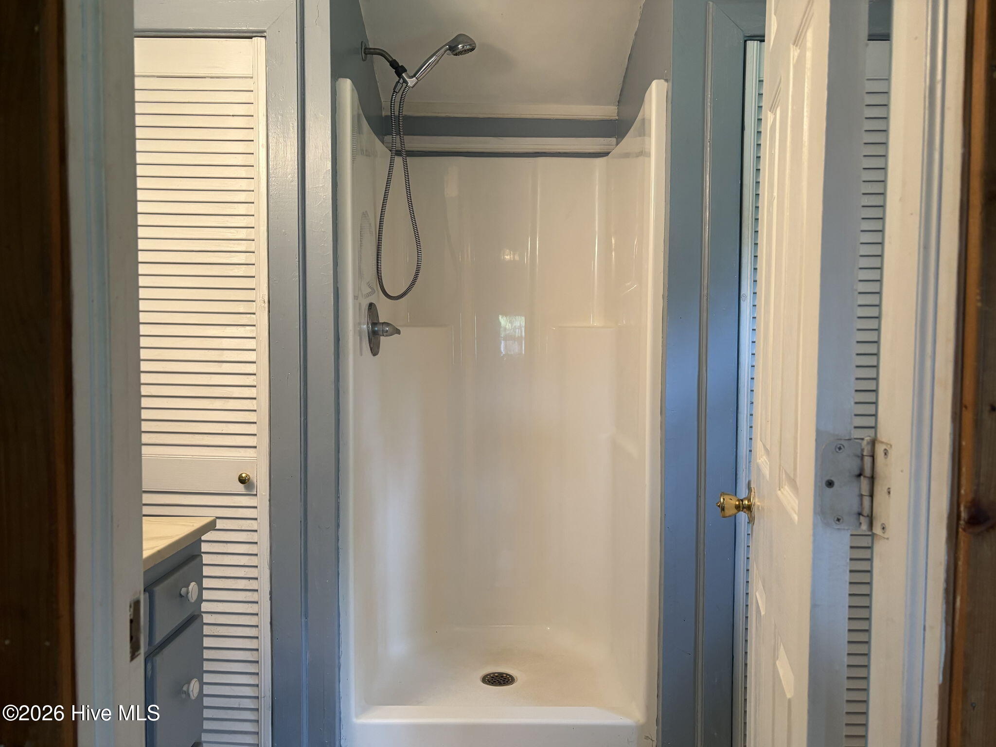 580 Gillikin Road Beaufort, NC 28516 - Photo 28 of 43 Full Bathroom Walk-In Shower