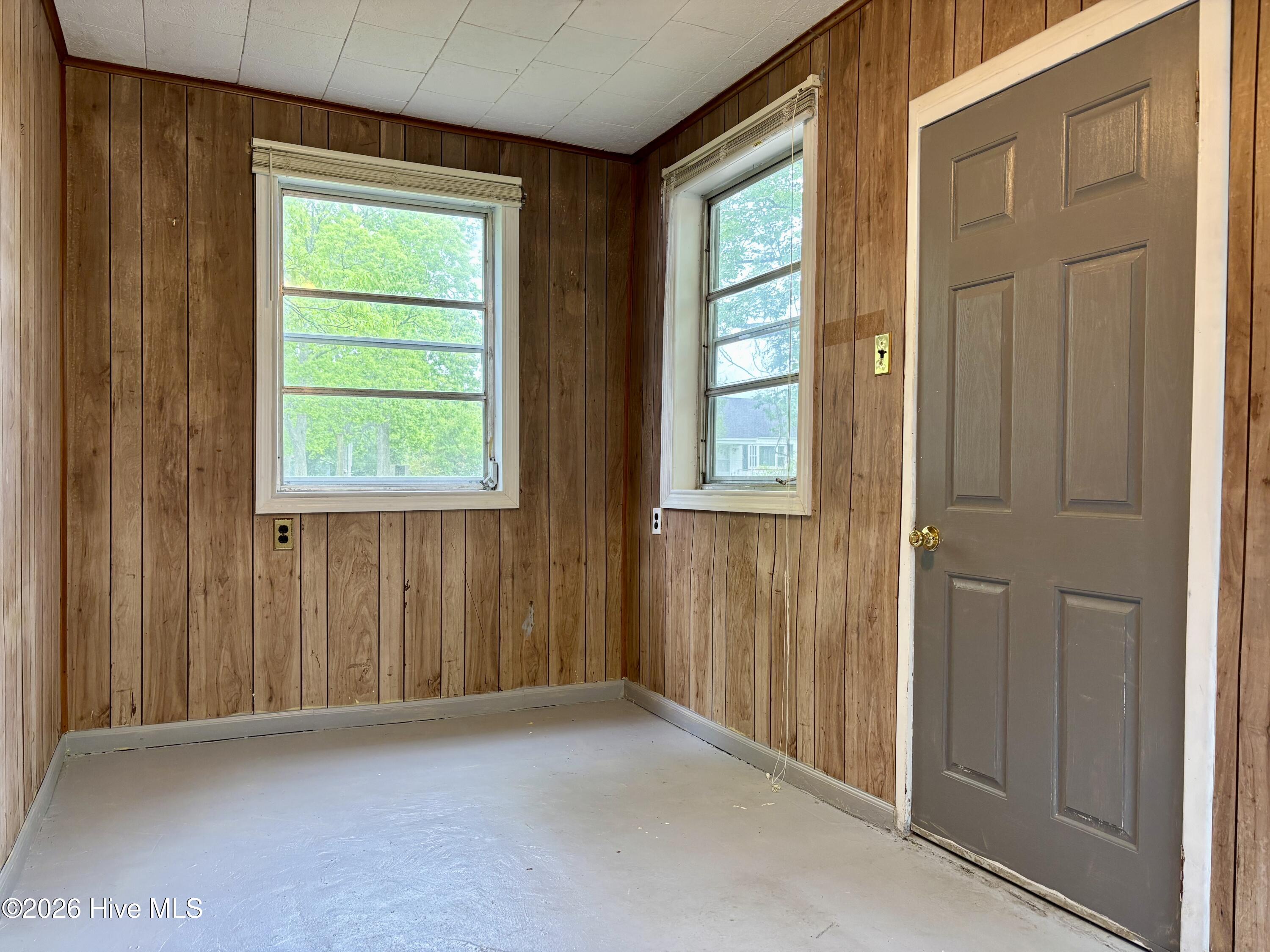 580 Gillikin Road Beaufort, NC 28516 - Photo 33 of 43 Mudroom Entry
