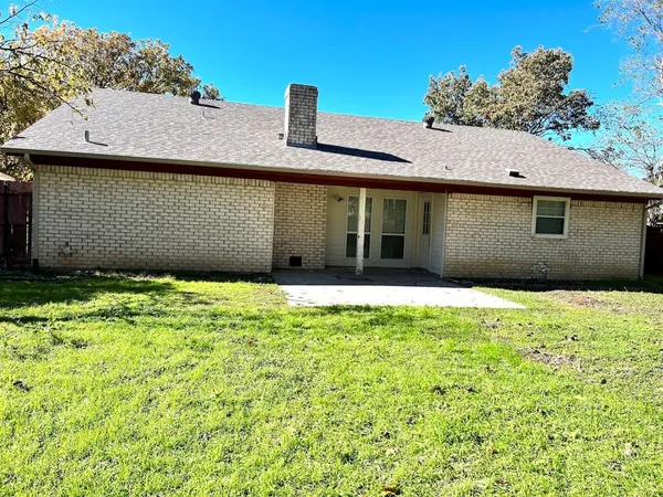 $1,800 | 6704 Spoonwood Lane, Fort Worth, TX 76137