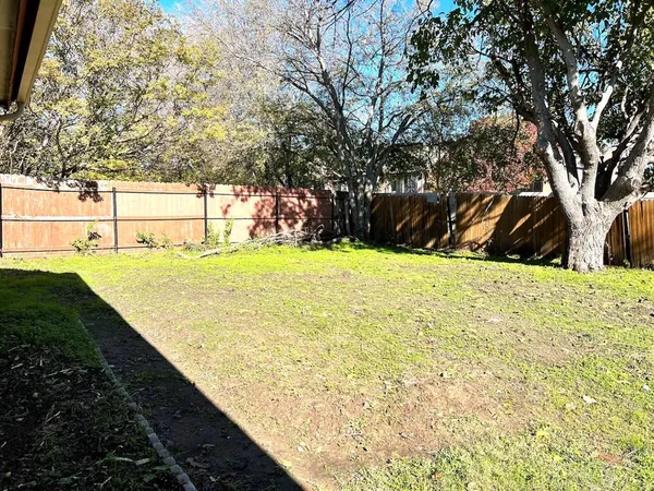 $1,800 | 6704 Spoonwood Lane, Fort Worth, TX 76137
