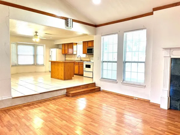 $1,800 | 6704 Spoonwood Lane, Fort Worth, TX 76137