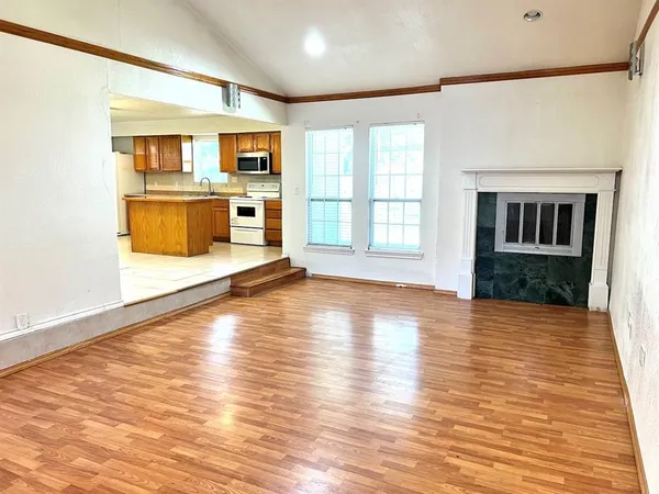 $1,800 | 6704 Spoonwood Lane, Fort Worth, TX 76137