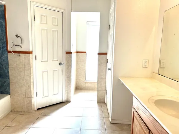 $1,800 | 6704 Spoonwood Lane, Fort Worth, TX 76137