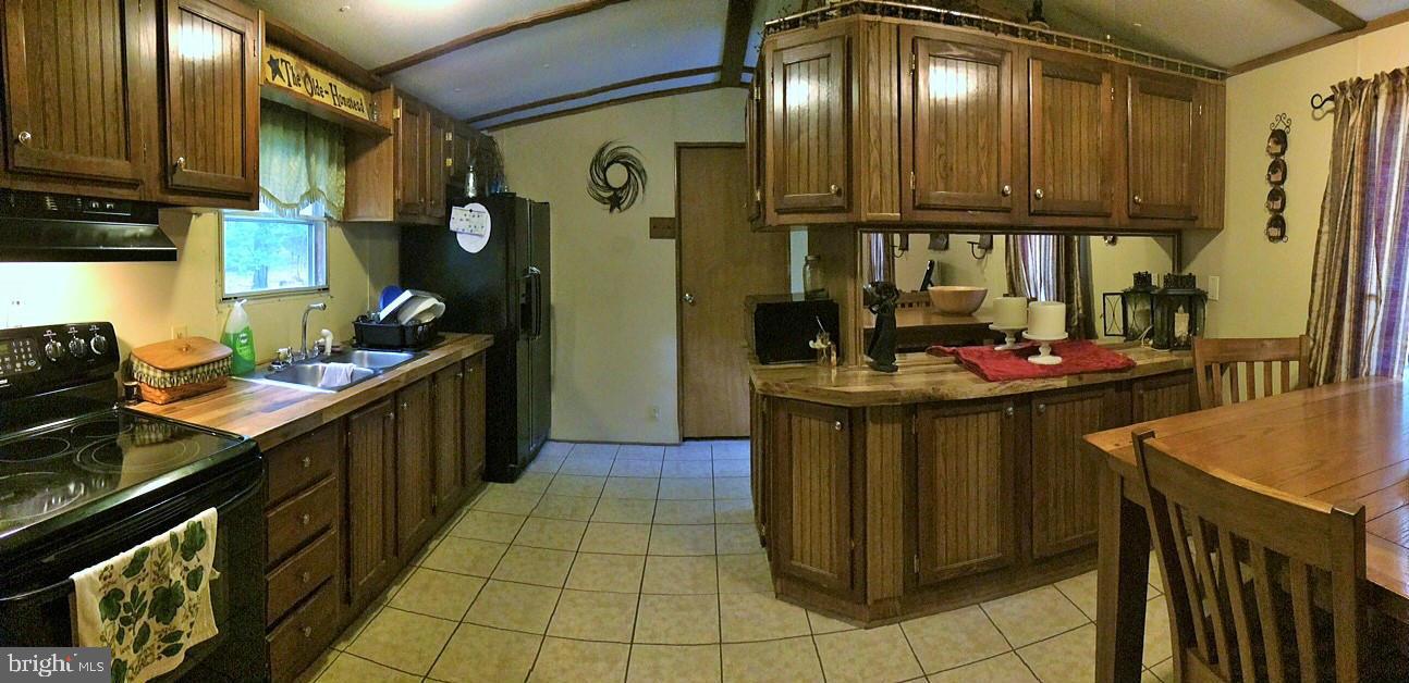 1133 Green Ridge Road Orrtanna, PA 17353 - Photo 8 of 15 Kitchen