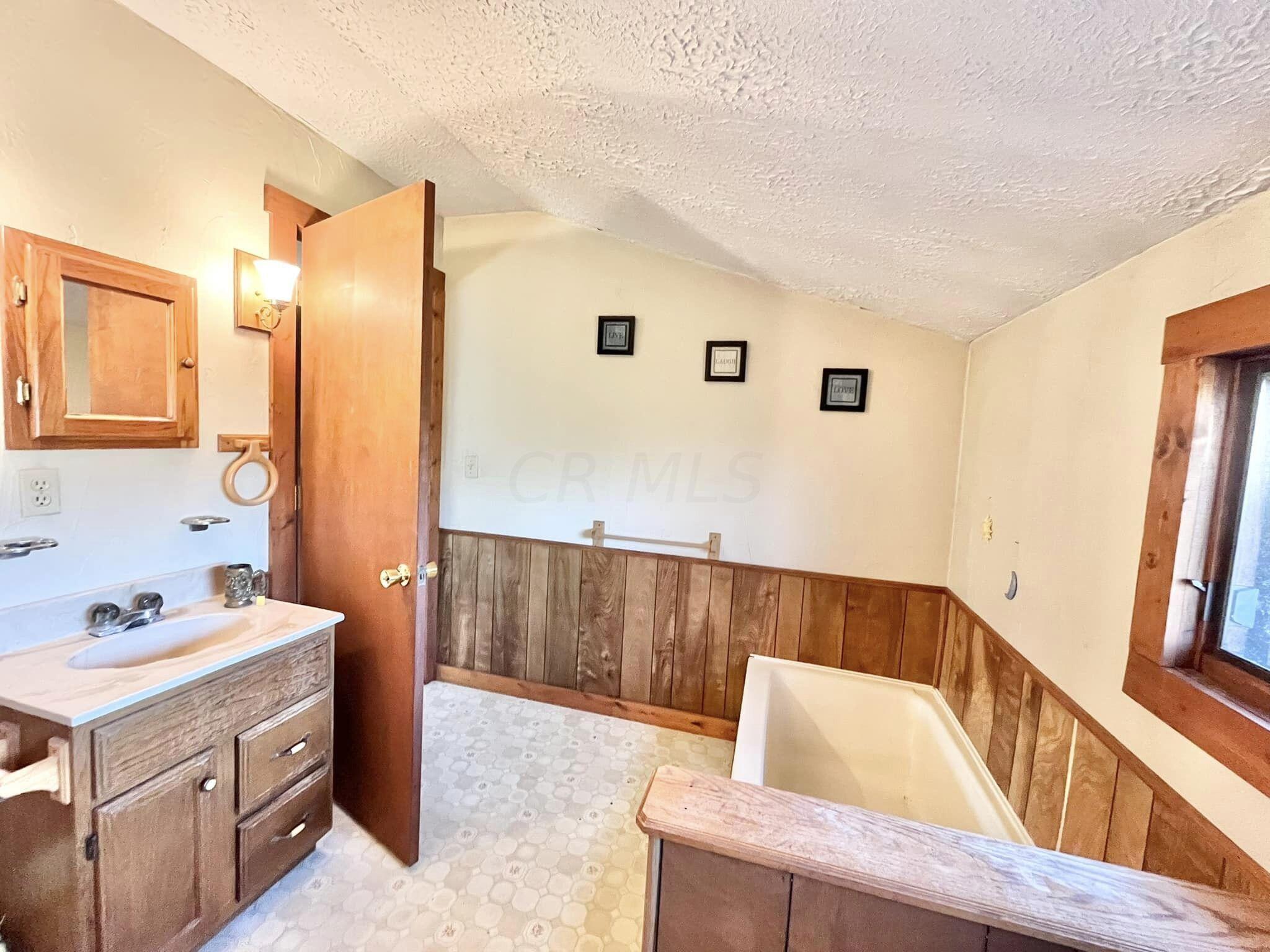 18599 Scott Road Mount Vernon, OH 43050 - Photo 14 of 47 11