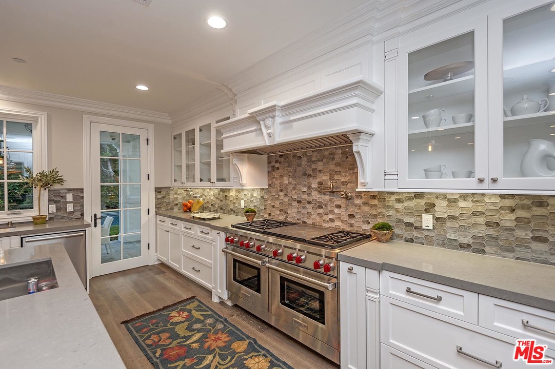 2921 Cavendish Drive Los Angeles, CA 90064 - Photo 13 of 53