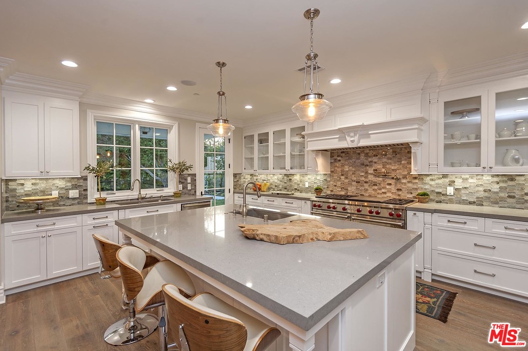 2921 Cavendish Drive Los Angeles, CA 90064 - Photo 14 of 53